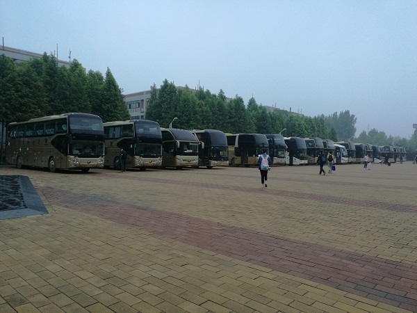 鄭州大巴車租賃:醉漢大巴吸煙被阻止,毆打大巴司機釀事故http://www.iz82.com/